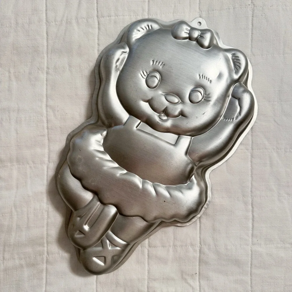 Vintage‎ 1992 Wilton Ballerina Bear Cake Mold Aluminum 2105-2021 Girl Party